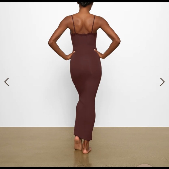 SKIMS fits everybody lace long slip dress in Cocoa size M new with tag - Picture 4 of 8